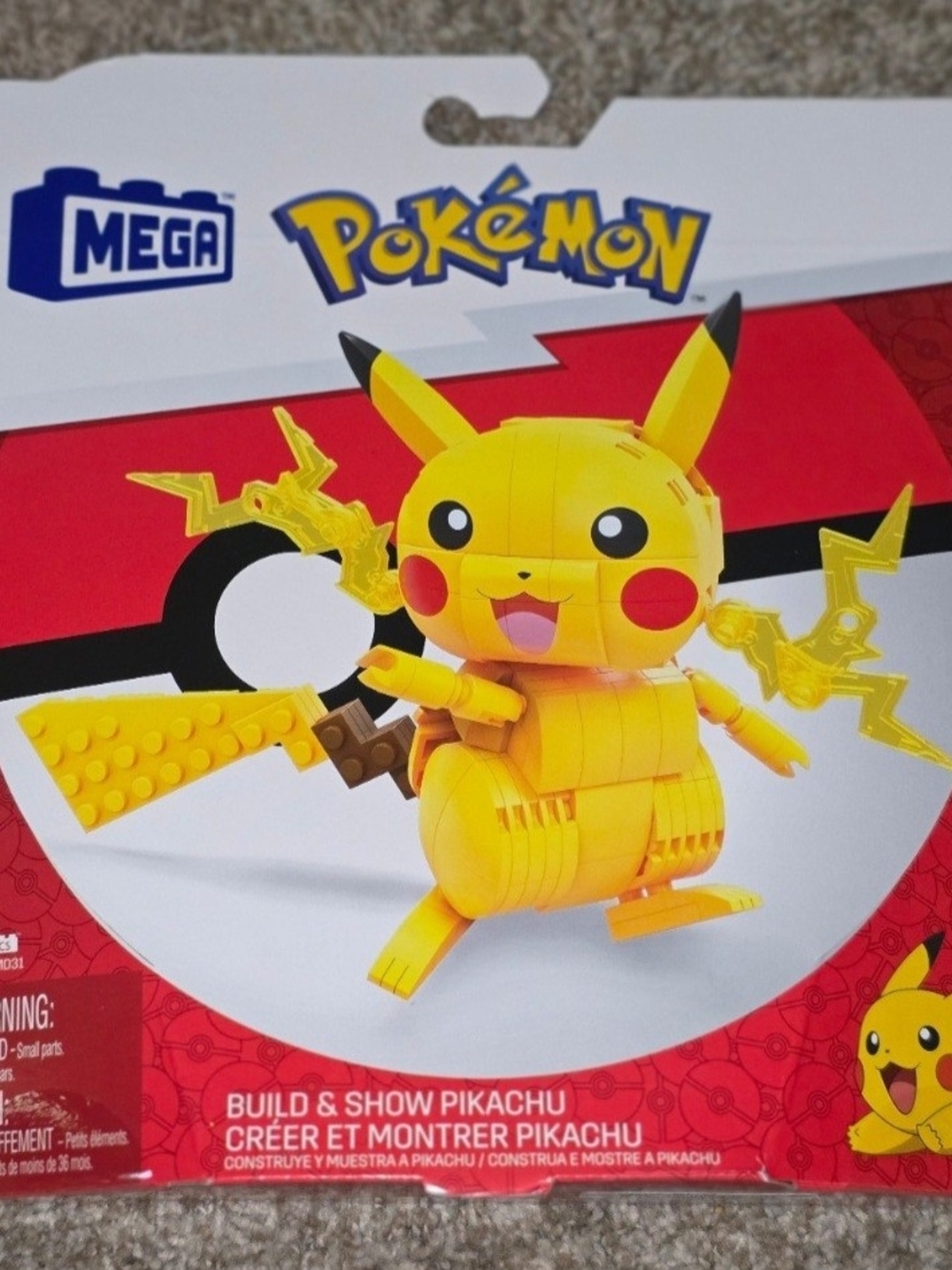 Pokémon Build & Show Pikachu Figure - Yellow